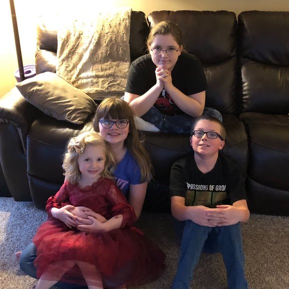 Meet your Posher, Debbie - Picture 5 of 7